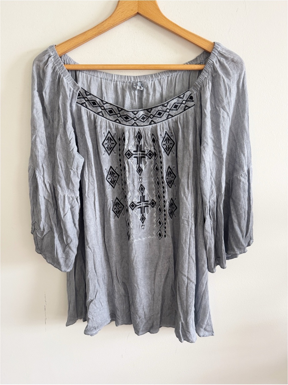 POL boho embroidered bell sleeve tunic top size small